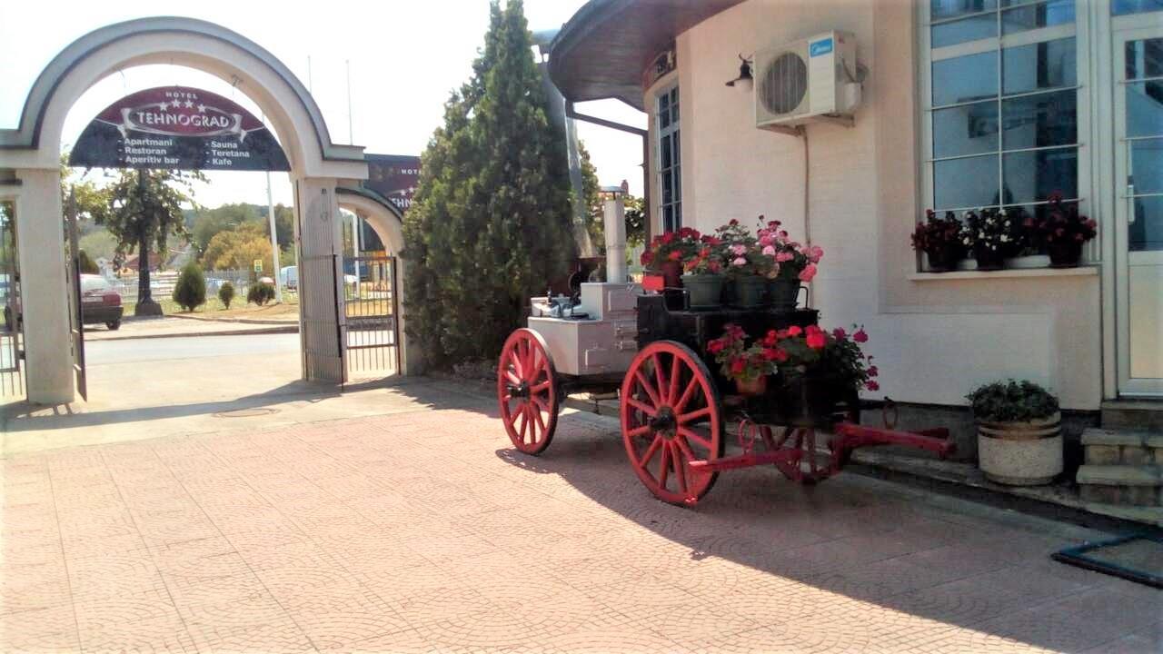 Hotel Tehnograd Kraljevo Extérieur photo